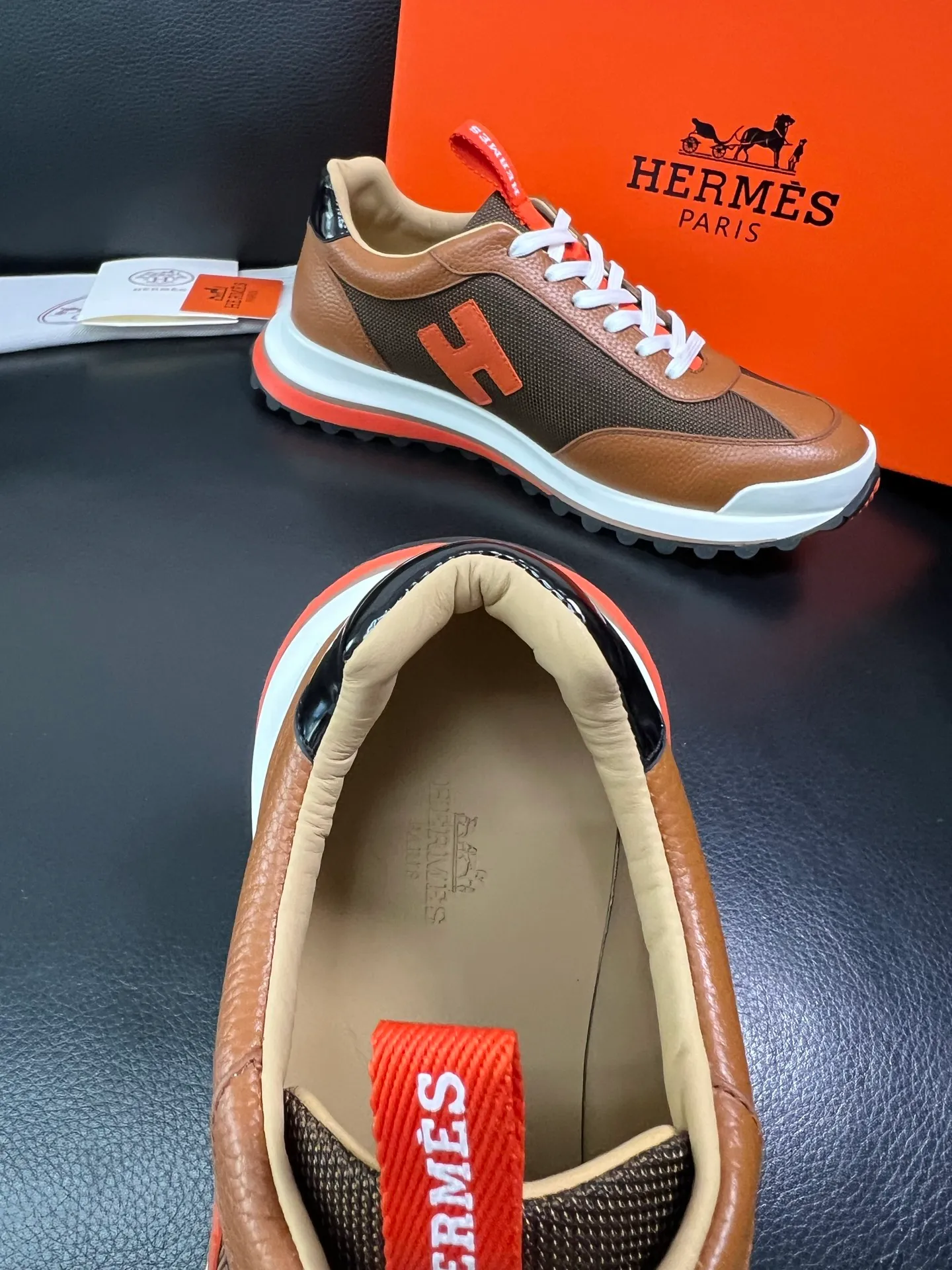 Men's shoes 💰800 Hermes top purchasing Hermes counters are on sale at the same time with original factory configuration, original cowhide imported from Italy and mesh fabric, high-quality splicing technology, fully imported water-dyed cowhide lining, soles: original soles specially provided by the original factory are super comfortable, the original factory follows the order and high quality, you can enter and exit the counter at will, you are welcome to compare and synchronize with the counter, code number 39-44 (customized 38 45) 85863